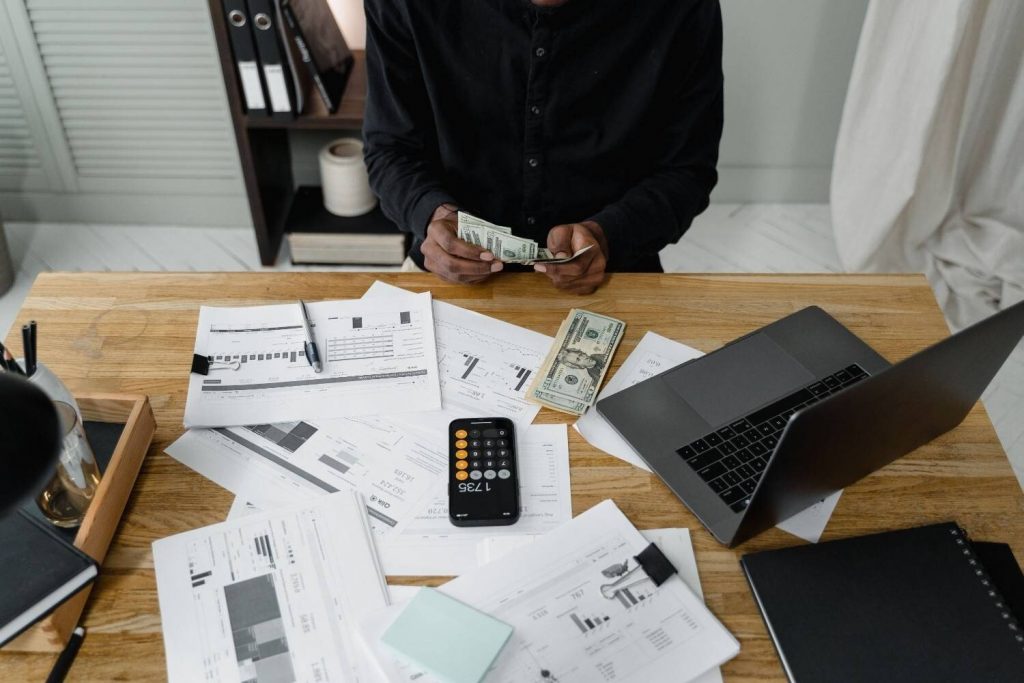 Debt Management Companies in Dubai: How to Choose the Right Provider